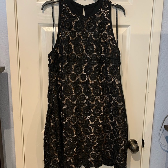City Chic Woman’s Black Lace Dress - Picture 6 of 10